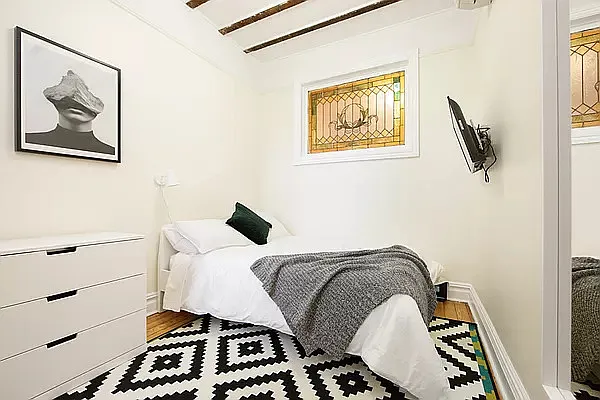 Rented by Safdie Realty Group | media 19