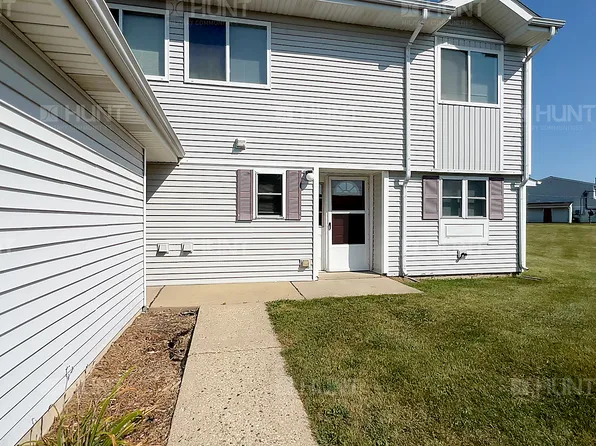 3717B Nevada Ct, Great Lakes, IL 60088