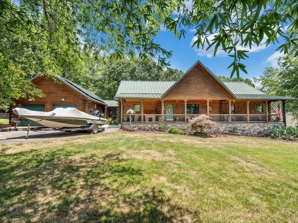 265 Shedd Ln, Hardy, VA 24101