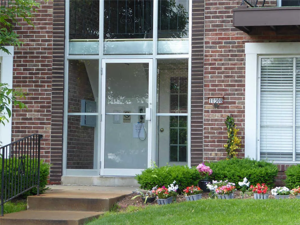 10308 Forest Brook Ln APT A photo 1