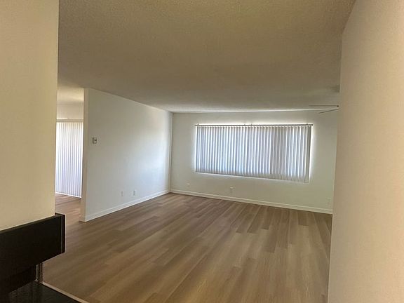 3rd image of 10974 Rose Ave APT 6