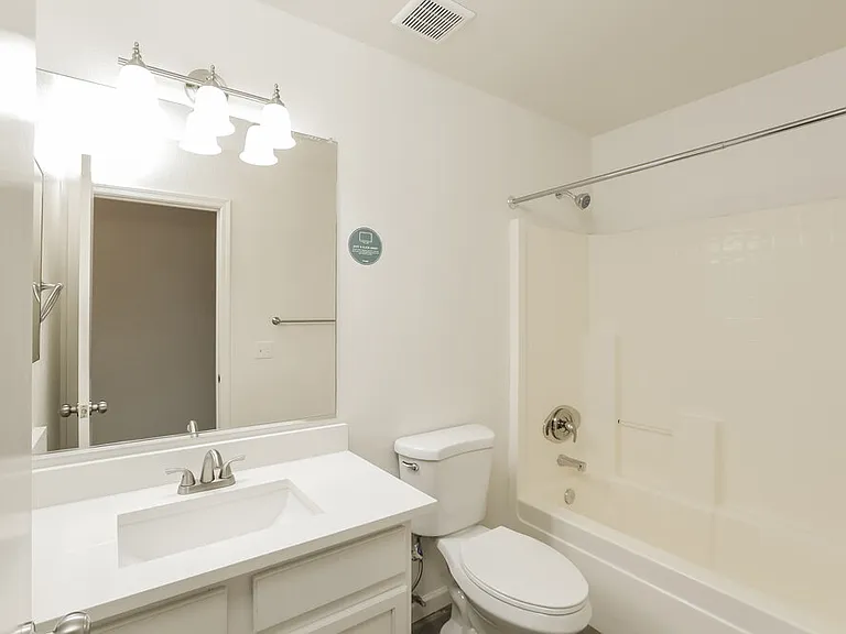 2217 E 35th Ave — Photo 19
