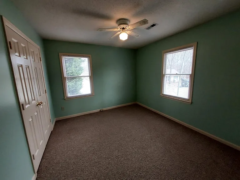 6402 Chamblee Ct — Photo 7