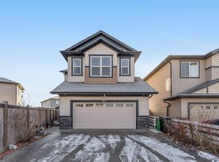 811 35th Ave NW, Edmonton, AB T6T 1A3