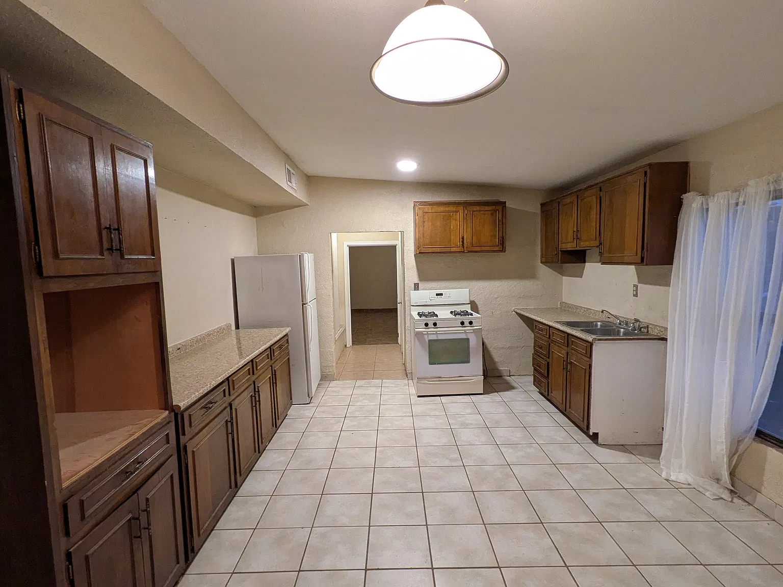 1 bed, 600 sqft, $1,000 — Photo 3