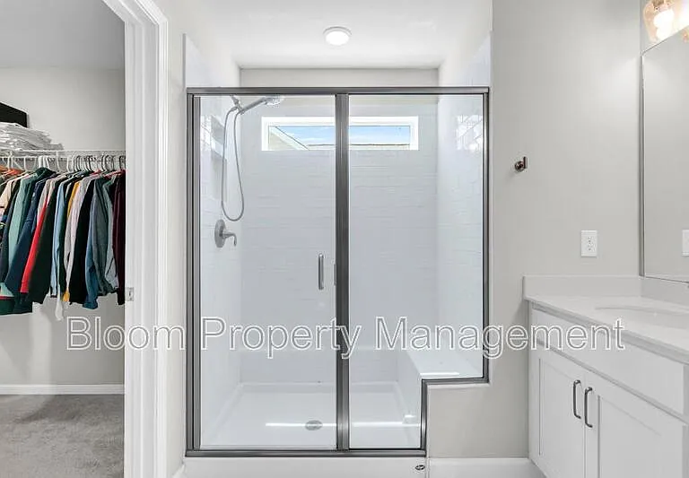 451 Carrara Dr — Photo 34