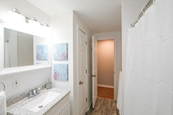 105 N Willow St #6 — Photo 11