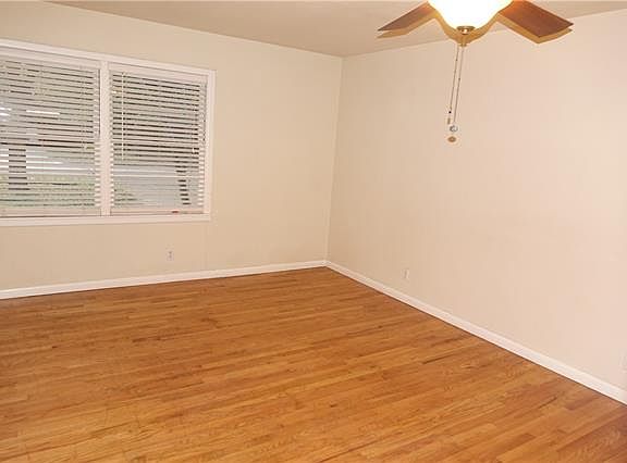 3rd image of 761 Amherst Dr
