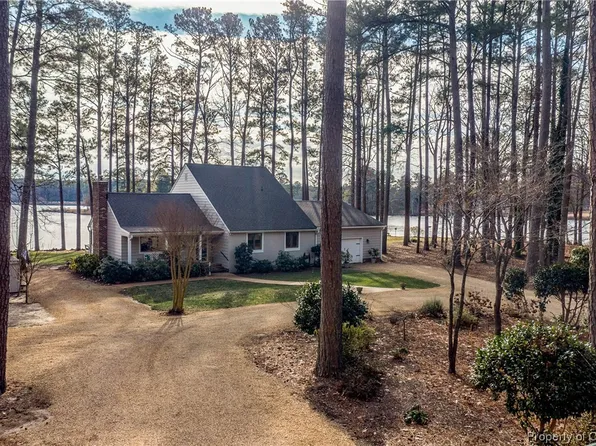 511 Skipjack Ln, Cobbs Creek, VA 23035