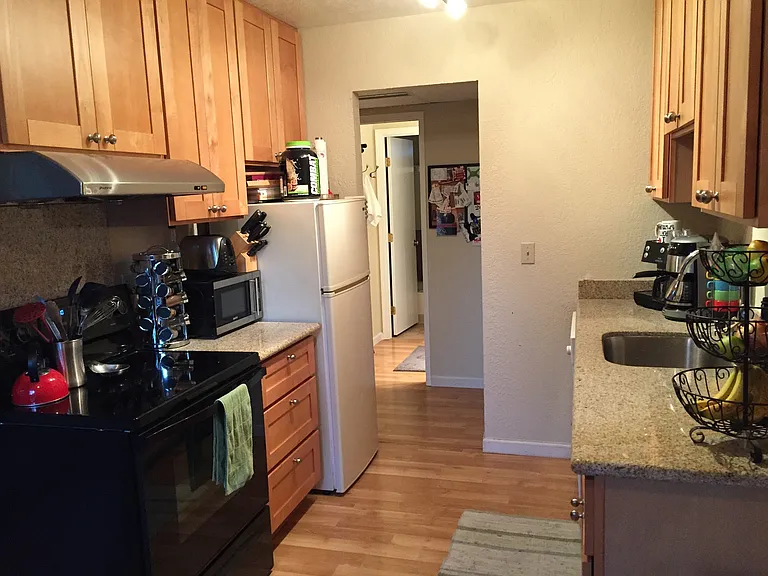 847 Rose Ave #5 — Photo 5