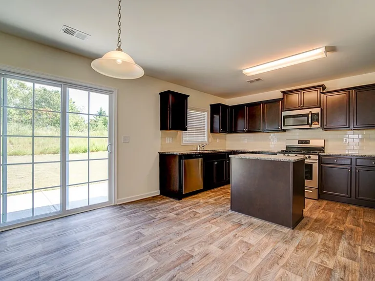584 Craftsman Ln — Photo 11