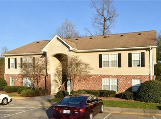 1920 Crest Hollow Dr APT 203, Winston Salem, NC 27127
