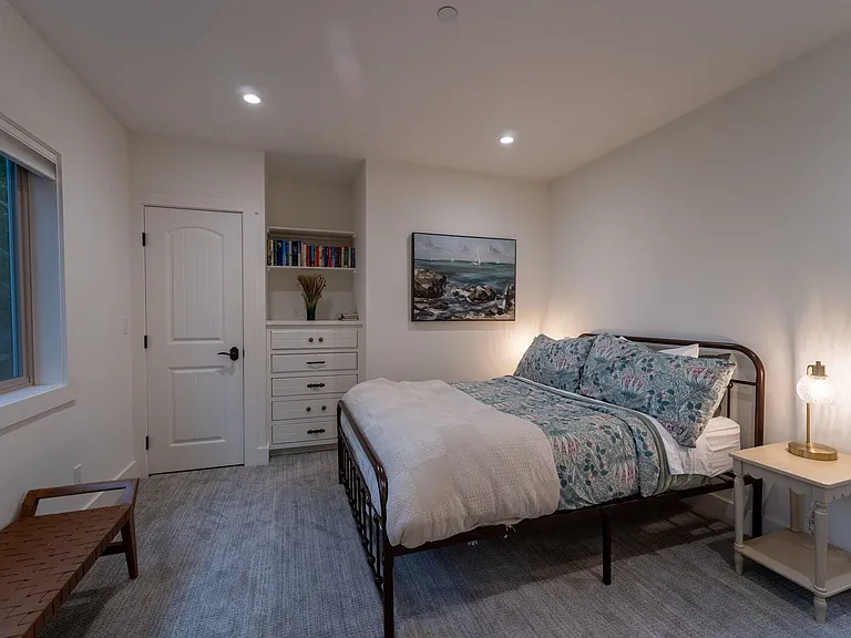 610 Forest Ave — Photo 36