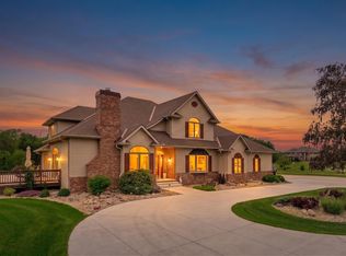 907 Kelland Dr, Norfolk, NE 68701