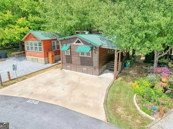 656 River Vista Dr, Dillard, GA 30537