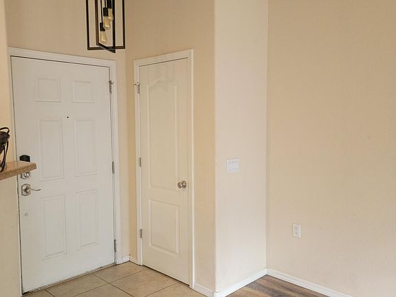 3rd image of 601 Menaul Blvd NE #320