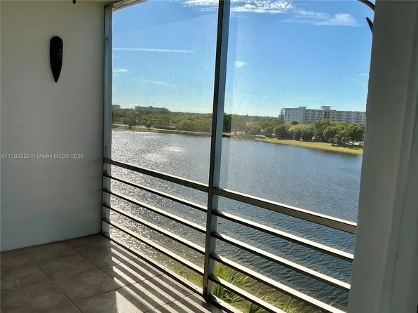 2801 N Palm Aire Dr APT 605, Pompano Beach, FL 33069