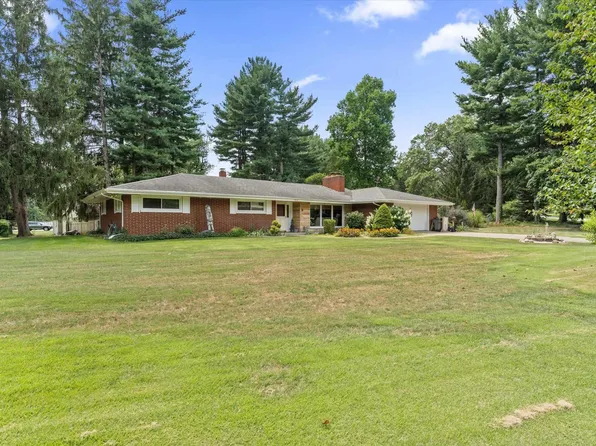 52117 Tammy Dr, Granger, IN 46530