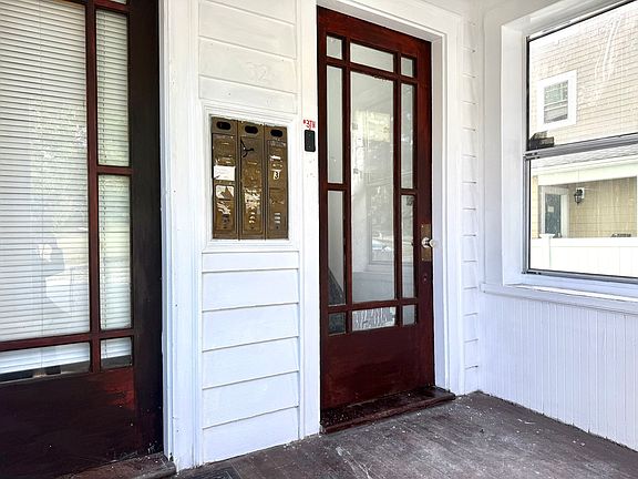 3rd image of 32 Catharine St