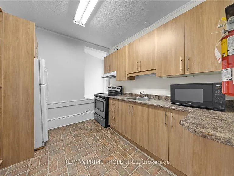 155 Stewart St #5 — Photo 4