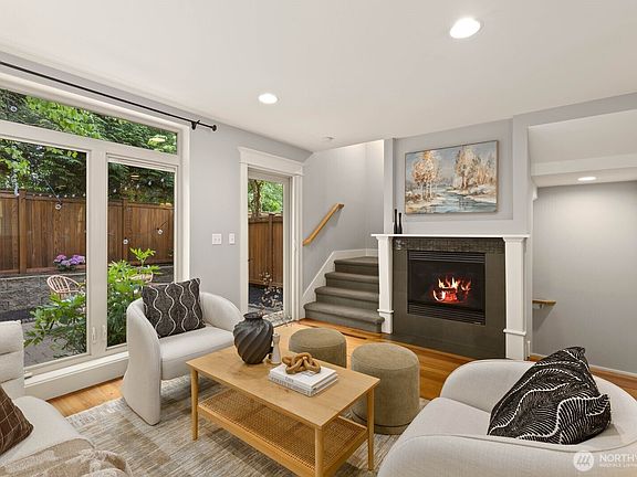 4th image of 3122 Franklin Avenue E #B