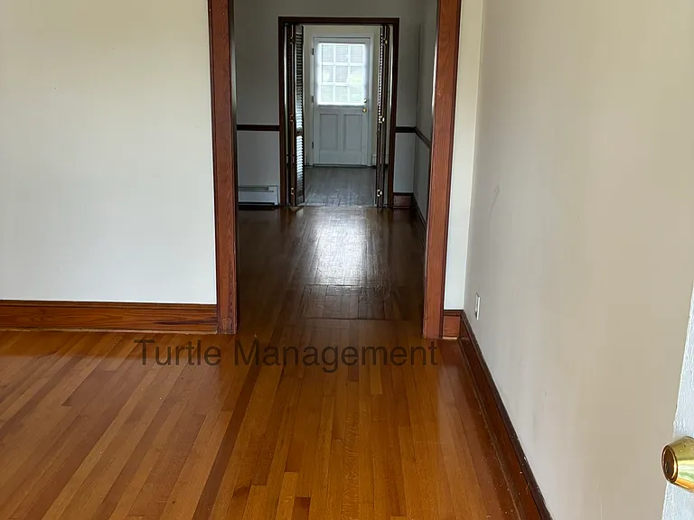 408 N Bruffey St — Photo 2