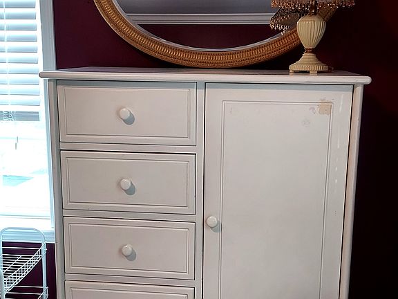 Dresser