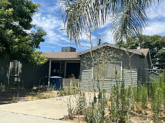 2nd image of 1045 Mehlert St