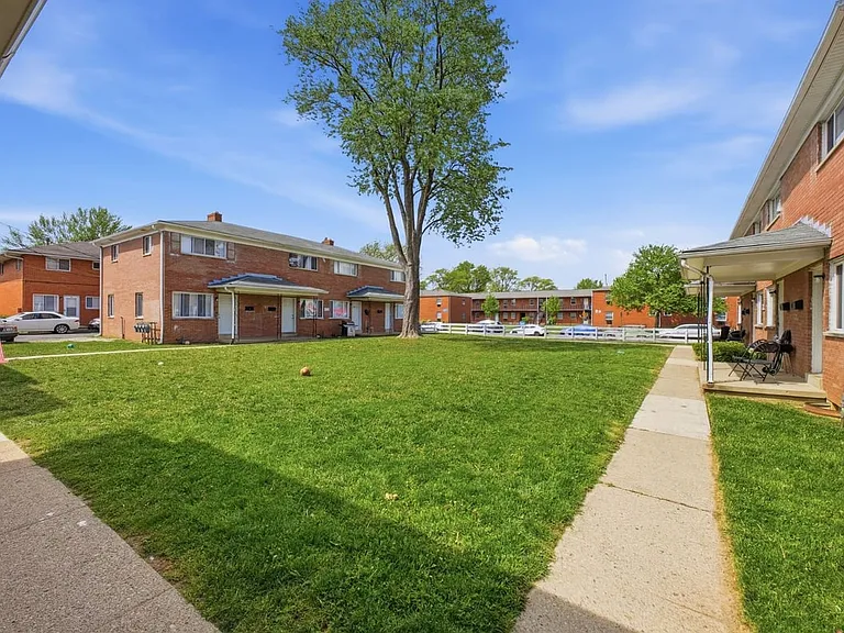 5840 N Meadows Blvd #D — Photo 30