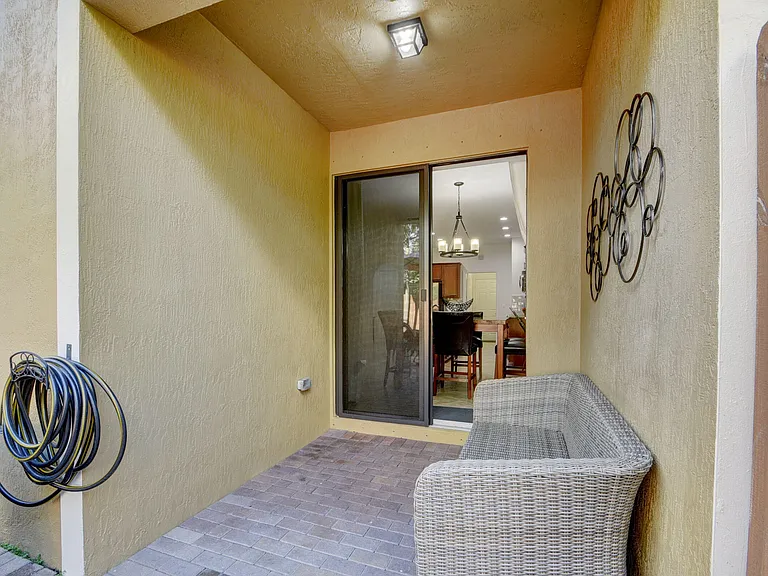 10342 Wellington Parc Dr — Photo 13