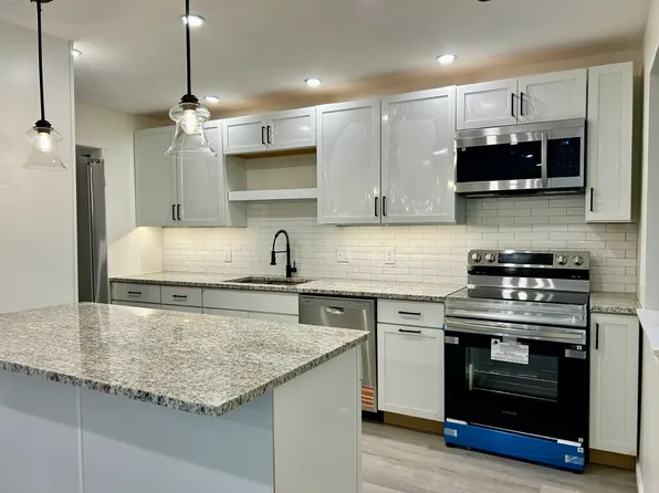 114 Heritage Vlg #114C, Southbury, CT 06488