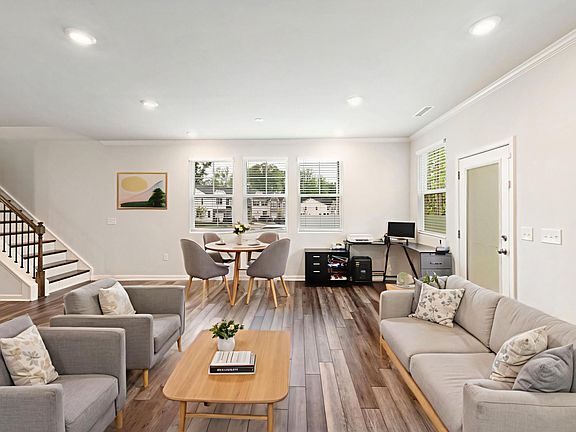 2nd image of 501 Hazy Hills Ln