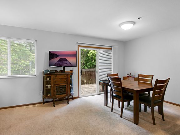 4th image of 4010 Woodrush Ln NW
