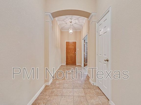 3rd image of 1732 Bluebird Dr