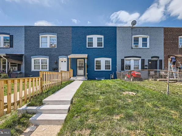 905 Stoll St, Baltimore, MD 21225