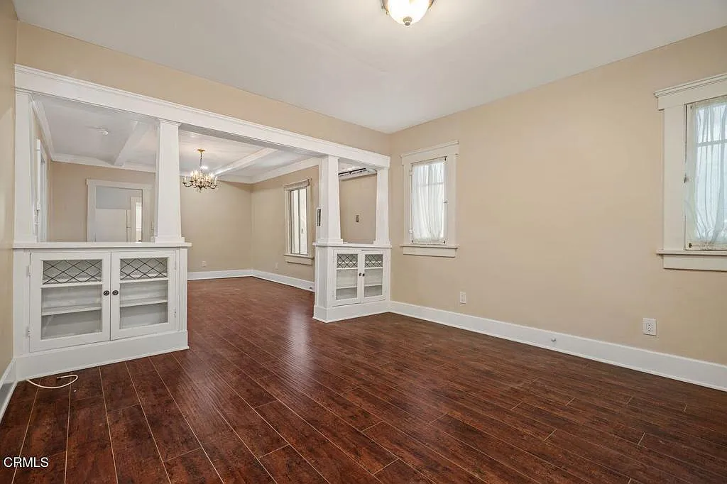 3 bed, 3.0 bath, 900 sqft, $3,300 — Photo 3