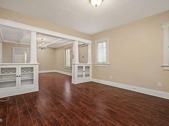 3rd image of 31 S Parkwood Ave