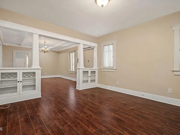 31 S Parkwood Ave — Photo 3