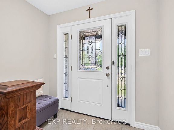 3rd image of 6 Caverhill Cres