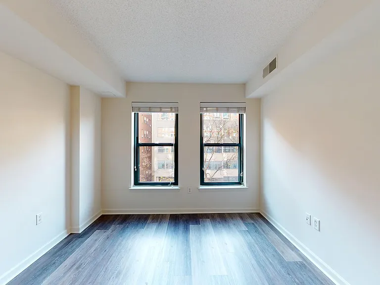 1301 Thomas Circle — Photo 65