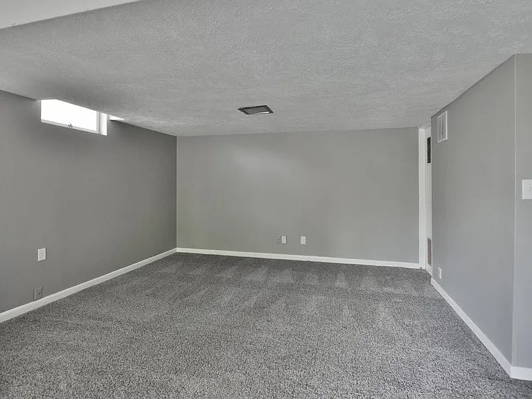 15565 Shirley Cir — Photo 15
