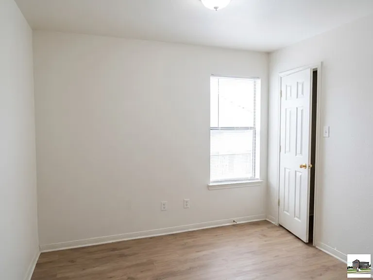 305 Cedar Ridge Dr #A — Photo 12