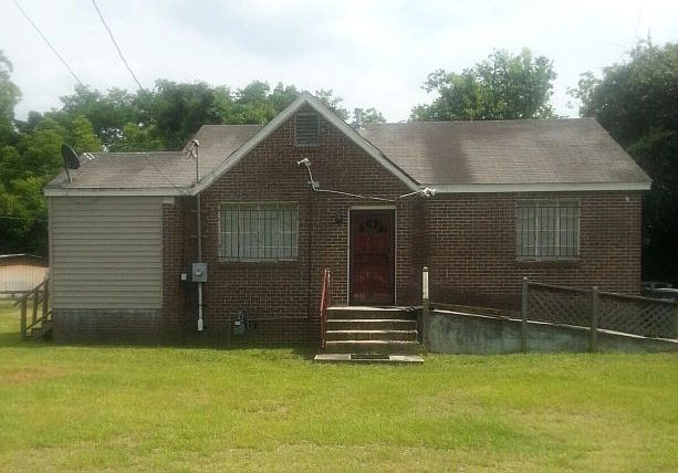 2nd image of 2540 Milledgeville Rd