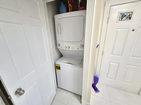 790 River Road image 17 of 24