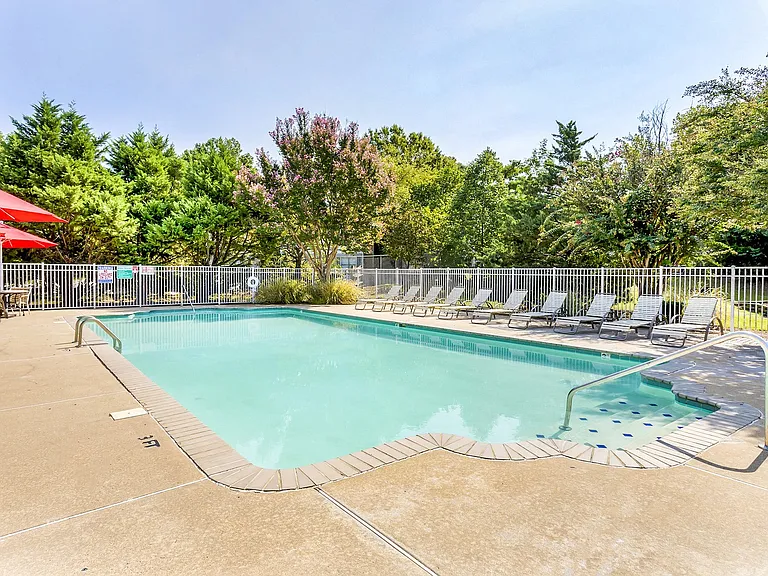 Autumn Ridge Apartments — Photo 3