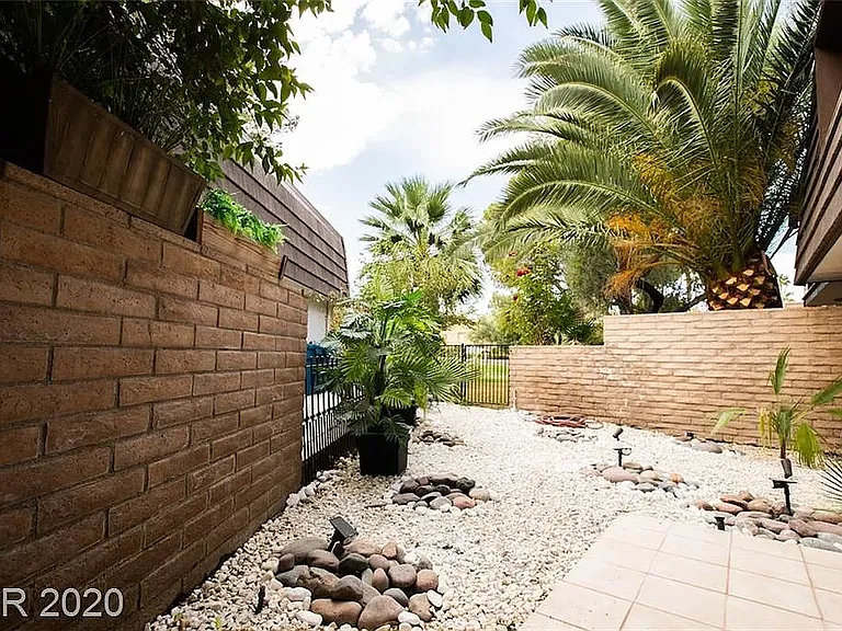 1125 Vegas Valley Dr — Photo 19