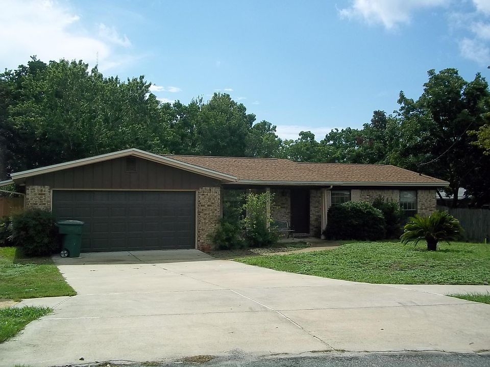 1st image of 305 Sikes Cir
