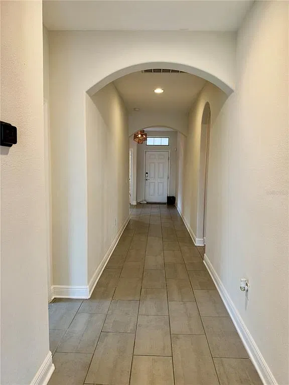 4 bed, 3.5 bath, 2031 sqft, $3,500 — Photo 3