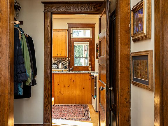 4th image of 283 Newman Ave