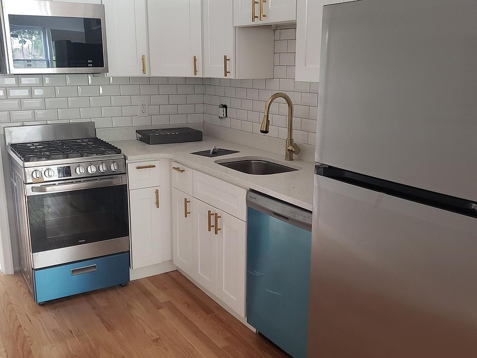 1st image of 5939 N Warnock St Floor 2